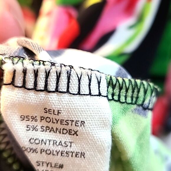 joie de vivre Floral Midi-Dress with Ruffles around the Neck, Size Medium - Picture 8 of 8